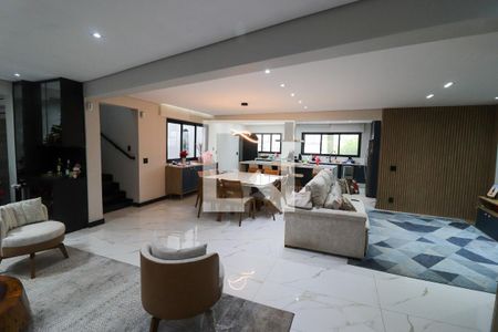 Sala de TV de casa à venda com 4 quartos, 560m² em Jardim Textil, São Paulo