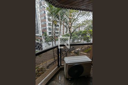 Varanda de apartamento para alugar com 3 quartos, 123m² em Itaim Bibi, São Paulo