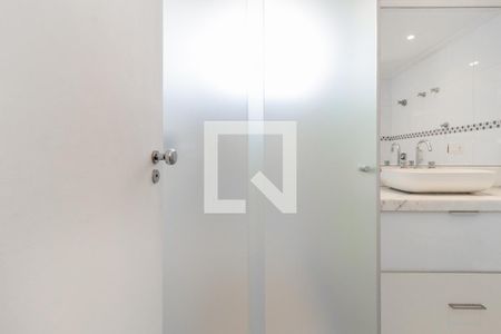Banheiro Suíte de apartamento para alugar com 2 quartos, 80m² em Vila Uberabinha, São Paulo