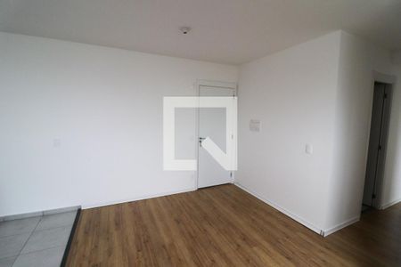 Sala de TV de apartamento para alugar com 2 quartos, 42m² em Guaiaúna, São Paulo