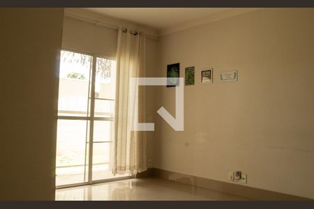 Sala de apartamento para alugar com 3 quartos, 62m² em Jardim Holanda, Uberlândia