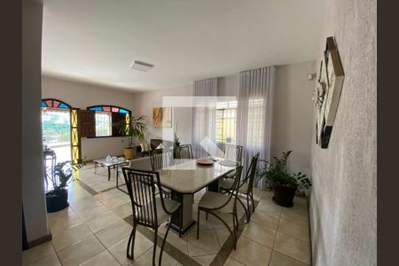 Casa à venda com 4 quartos, 202m² em Nova Gameleira, Belo Horizonte