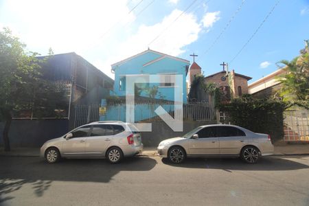 Vista da Rua de casa à venda com 4 quartos, 194m² em Nova Suissa, Belo Horizonte