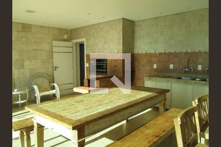 Casa de condomínio à venda com 695m², 4 quartos e 8 vagas