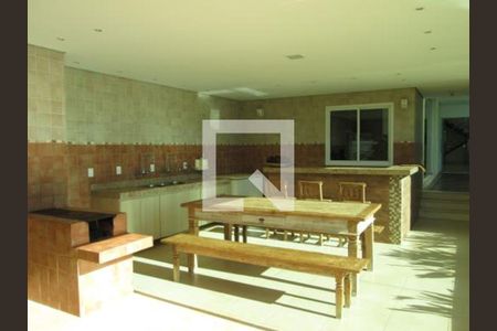 Casa de condomínio à venda com 695m², 4 quartos e 8 vagas