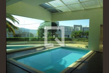 Casa de condomínio à venda com 695m², 4 quartos e 8 vagas