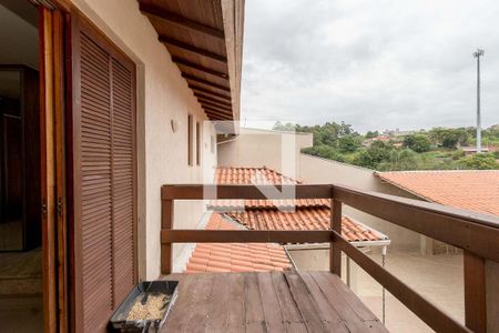 Casa à venda com 197m², 3 quartos e 8 vagas Casa à venda com 197m², 3 quartos e 8 vagasVaranda