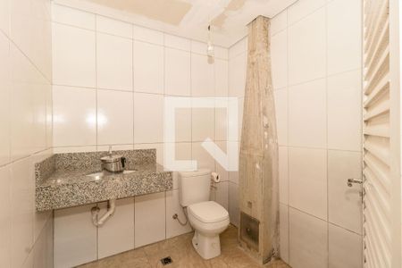Casa à venda com 197m², 3 quartos e 8 vagas Casa à venda com 197m², 3 quartos e 8 vagasBanheiro de serviço