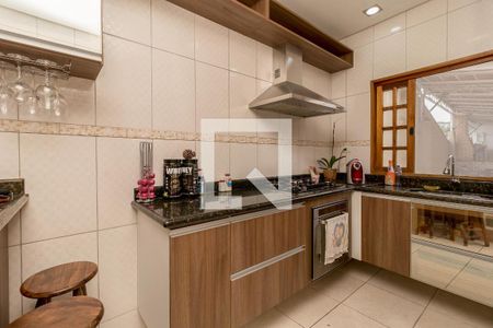 Casa à venda com 197m², 3 quartos e 8 vagas Casa à venda com 197m², 3 quartos e 8 vagasCozinha