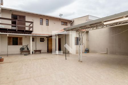 Casa à venda com 197m², 3 quartos e 8 vagas Casa à venda com 197m², 3 quartos e 8 vagasÁrea comum