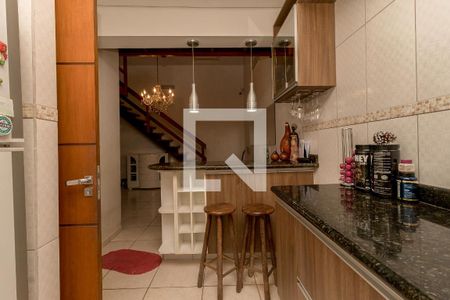 Casa à venda com 197m², 3 quartos e 8 vagas Casa à venda com 197m², 3 quartos e 8 vagasCozinha