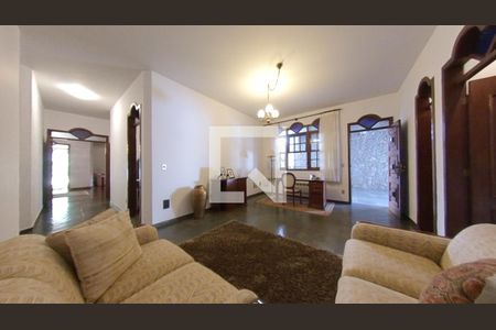 Casa à venda com 913m², 7 quartos e 8 vagas