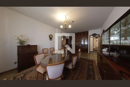 Casa à venda com 913m², 7 quartos e 8 vagas