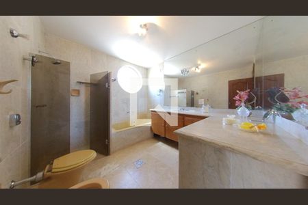 Casa à venda com 913m², 7 quartos e 8 vagas