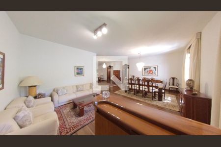 Casa à venda com 913m², 7 quartos e 8 vagas