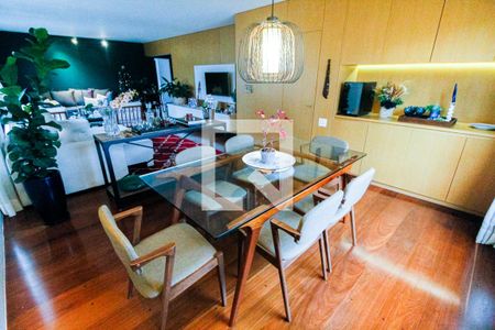 Sala de Jantar de apartamento à venda com 3 quartos, 243m² em Real Parque, São Paulo