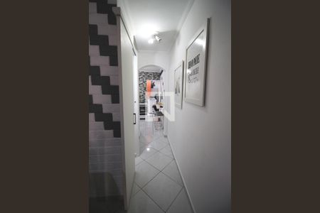 Corredor parte de baixo de casa de condomínio à venda com 2 quartos, 52m² em Vila Santana, São Paulo