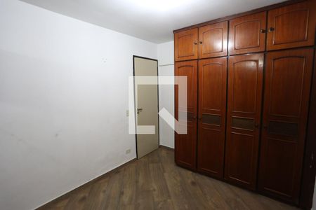 Quarto 2 de apartamento para alugar com 2 quartos, 52m² em Vila Marieta, São Paulo