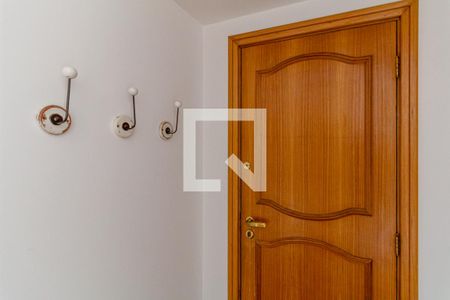 Hall de Entrada de apartamento para alugar com 2 quartos, 111m² em Higienópolis, São Paulo