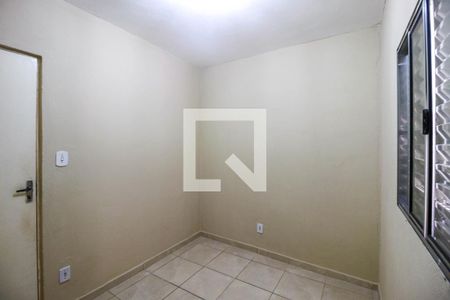 Quarto 2 de casa para alugar com 2 quartos, 60m² em Vila Bancária, São Paulo