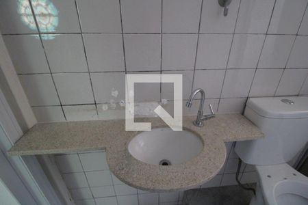 Pia do banheiro de casa para alugar com 1 quarto, 70m² em Vila São Pedro, São Paulo