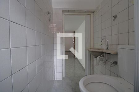 Banheiro de casa para alugar com 1 quarto, 70m² em Vila São Pedro, São Paulo