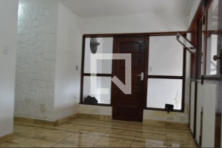 Sala de casa para alugar com 2 quartos, 60m² em Pechincha, Rio de Janeiro