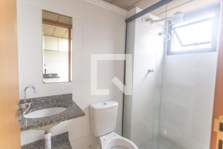 Banheiro social de kitnet/studio para alugar com 1 quarto, 28m² em Vila Jordanopolis, São Bernardo do Campo