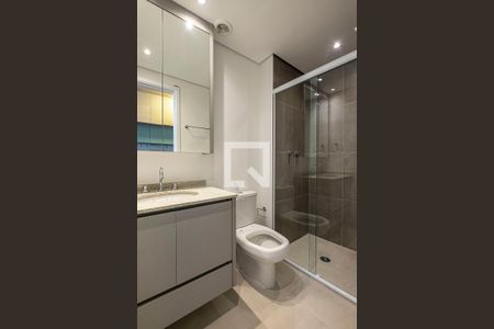 Banheiro de apartamento para alugar com 1 quarto, 27m² em Pinheiros, São Paulo