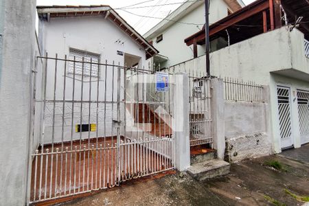 Casa à venda com 70m², 1 quarto e 1 vaga Casa à venda com 70m², 1 quarto e 1 vagaFachada