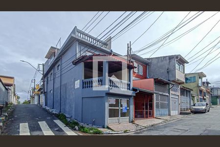 Fachada de casa à venda com 3 quartos, 150m² em Bussocaba, Osasco