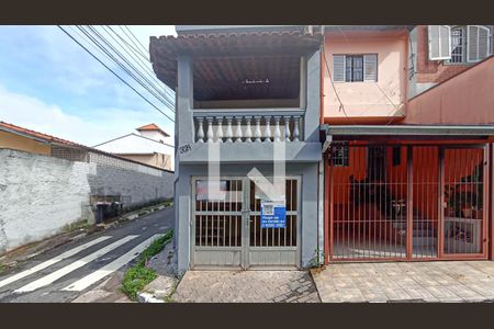 Fachada de casa à venda com 3 quartos, 150m² em Bussocaba, Osasco