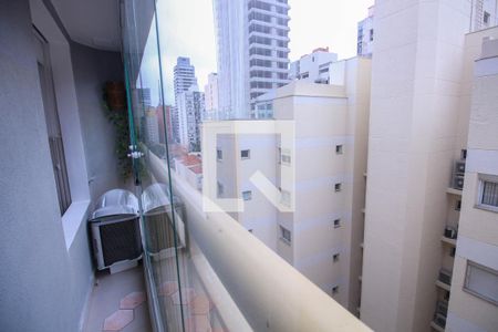 Varanda de kitnet/studio para alugar com 1 quarto, 26m² em Pinheiros, São Paulo