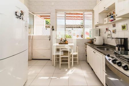 Cozinha de casa à venda com 4 quartos, 250m² em Nonoai, Porto Alegre