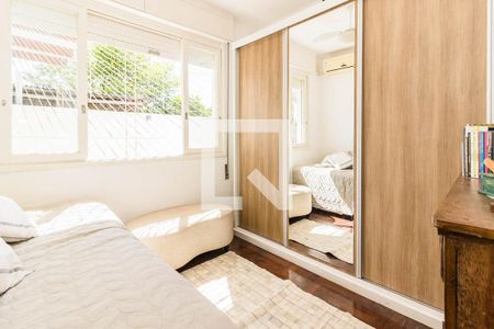 Dormitório de casa à venda com 4 quartos, 250m² em Nonoai, Porto Alegre
