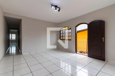 Sala de casa para alugar com 2 quartos, 120m² em Vila Carmosina, São Paulo