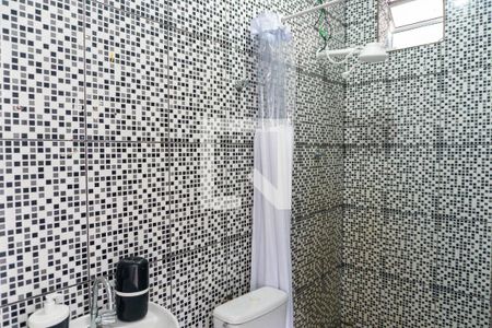 Banheiro de casa para alugar com 1 quarto, 40m² em Vila Guarani (zona Sul), São Paulo