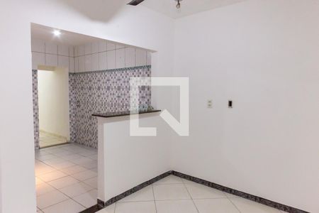 Sala de casa para alugar com 2 quartos, 60m² em Marechal Hermes, Rio de Janeiro