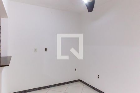 Sala de casa para alugar com 2 quartos, 60m² em Marechal Hermes, Rio de Janeiro