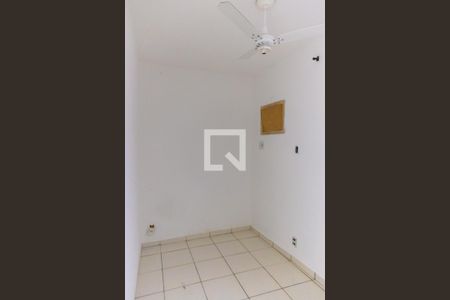 Quarto 2 de casa para alugar com 2 quartos, 60m² em Marechal Hermes, Rio de Janeiro