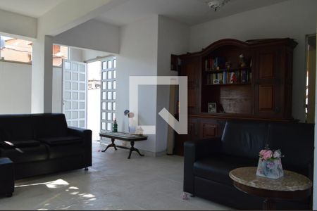 Sala de casa à venda com 2 quartos, 239m² em Pechincha, Rio de Janeiro