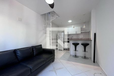 Sala de casa de condomínio para alugar com 1 quarto, 56m² em Vargem Pequena, Rio de Janeiro