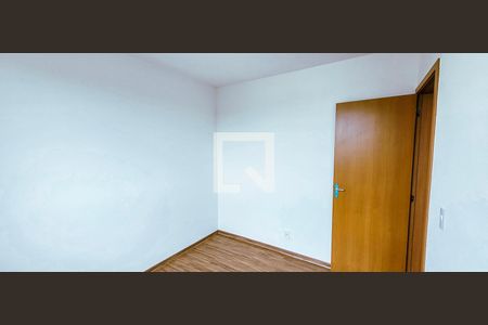 Quarto 1 de apartamento para alugar com 2 quartos, 45m² em São Gonçalo, Contagem