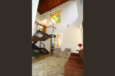 Sala de casa à venda com 5 quartos, 280m² em Retiro do Chale, Brumadinho