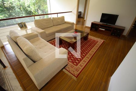 Sala 2 de casa à venda com 5 quartos, 280m² em Retiro do Chale, Brumadinho