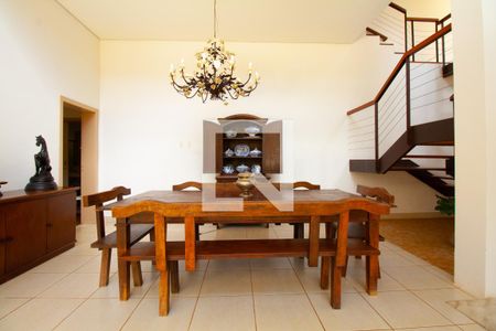 Sala de casa à venda com 5 quartos, 280m² em Retiro do Chale, Brumadinho