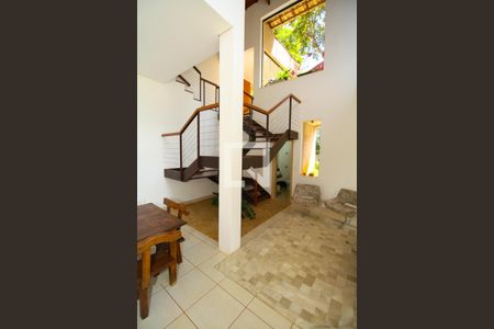 Sala de casa à venda com 5 quartos, 280m² em Retiro do Chale, Brumadinho