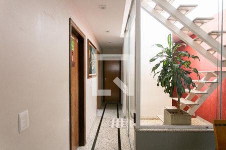 Corredor de casa à venda com 3 quartos, 234m² em Vila Esperança, São Paulo