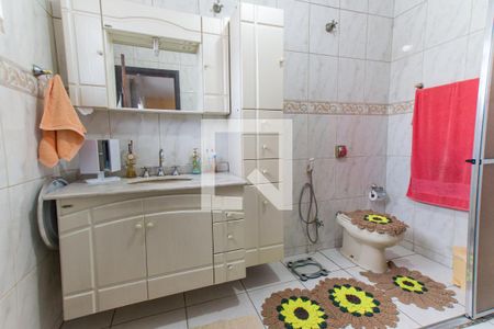 Banheiro da Suíte de casa à venda com 4 quartos, 194m² em Vila Germinal, São Paulo