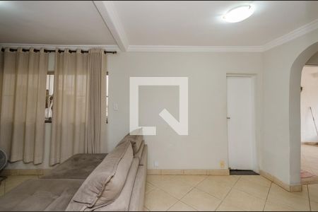 Sala 1 de casa para alugar com 4 quartos, 200m² em Palmeiras, Belo Horizonte